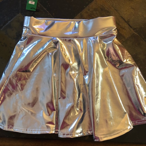 Skirt - Picture 2 of 2